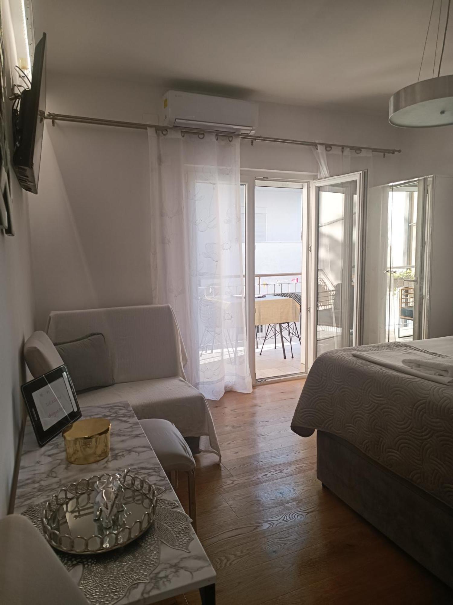 Apartment Golden Sunrise - 4 Ul.Petra Svacica11 Baska Voda Exterior photo